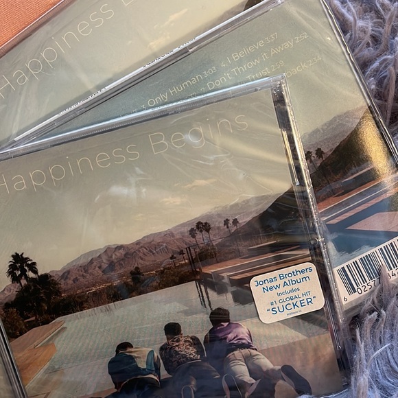 3 Jonas Brothers Happiness Begins CDs - Picture 2 of 2